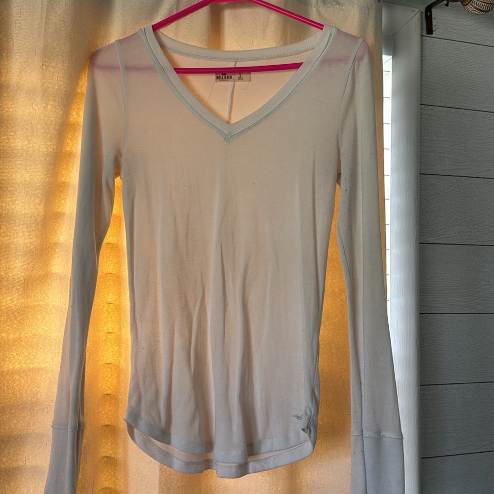 Women’s Hollister vneck